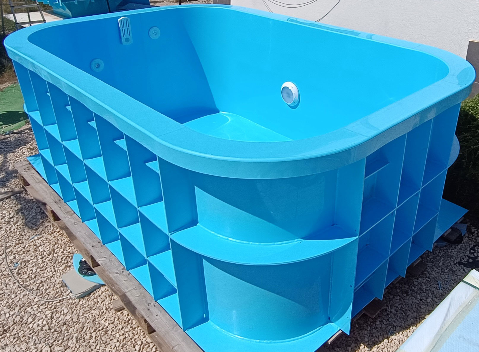 Mini Pools  für kleine Gärten  und Terrassen